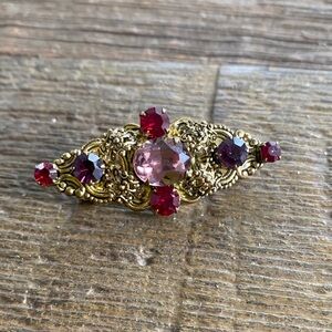 Vintage Edwardian Era CZECHOSLOVAKIA Filigree Red/ Purple Rhinestone brooch pin